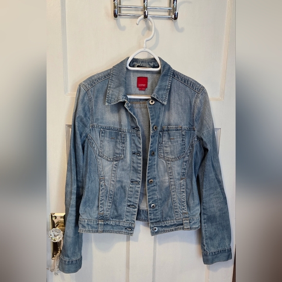 Espirit light wash jean jacket - Picture 1 of 10